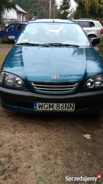 Wyprzedaż rocznika 1999 Toyota Avensis Kombi 16