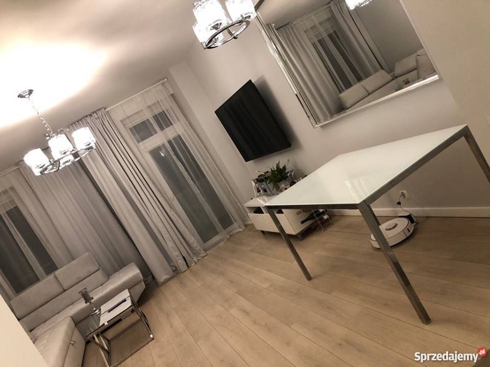 Sprzedam szklany stół IKEA