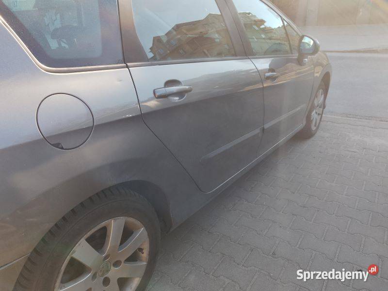 Samochód osobowy marki Peugeot 308