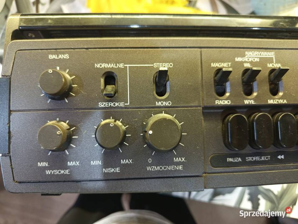 Zabytkowy radiomagnetofon Gliwice