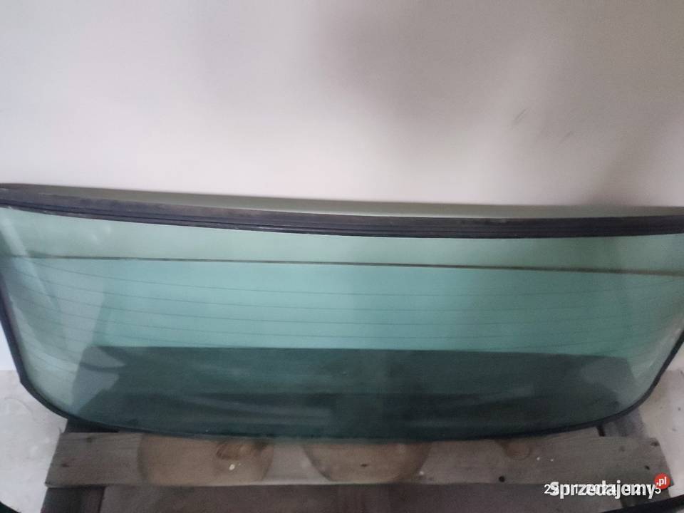 Włoski klasyk Fiat 125 Special szyby oryginalne Przednie