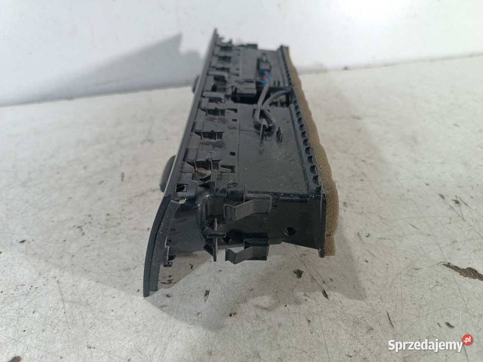 KRATKA NAWIEWU ŚRODKOWA AUDI A4 B8 8T1820951E sprzedam