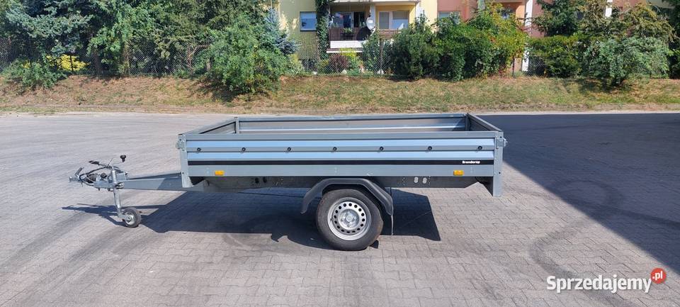 Transport przewóz przeprowadzki przyczepką