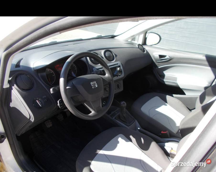Seat Ibiza Kombi Benzyna 2012 14 nieuszkodzony Radomsko sprzedam