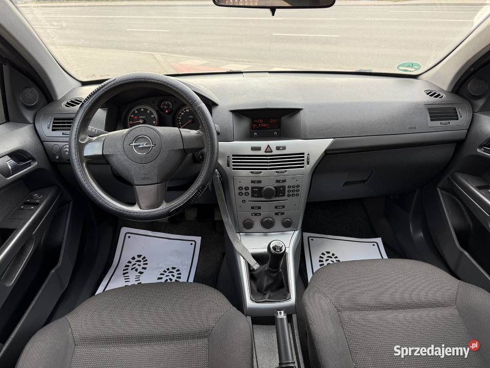 OpelAstra16BenzynaKlima serwisowany w ASO podkarpackie