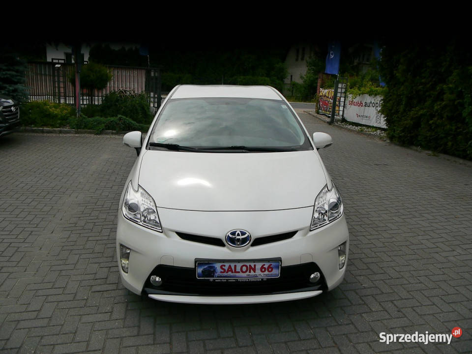 Toyota Prius 18 Navi kamera 100bezwypadkowy Stan bluetooth sprzedam