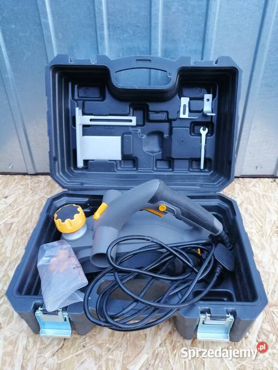 STRUG ELEKTRYCZNY TITAN TTB291PLN 900W Wyrzeka