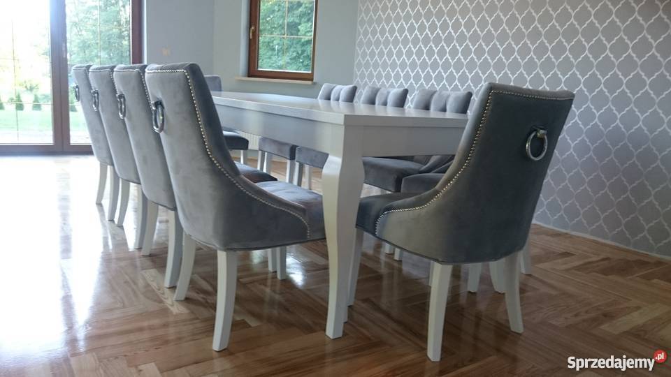 Krzesło tapicerowane z kołatką chesterfield