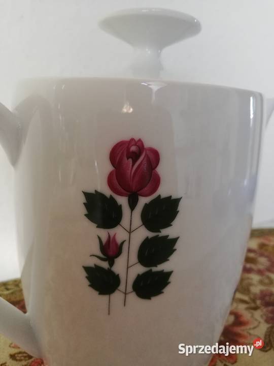Porcelanowy dzbanek z różą do herbaty z sitkiem