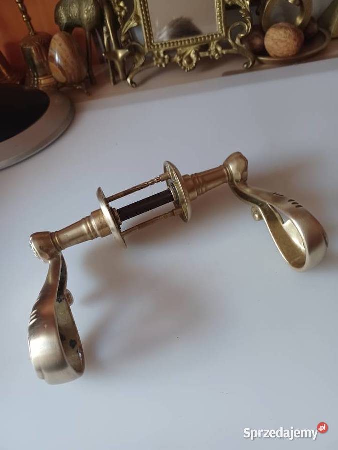 Duże mosiężne klamki wielkopolskie