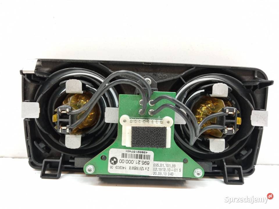 LAMPKA PODSUFITKI 6952100000 Bmw Seria 6 III Oświetlenie kabiny sprzedam