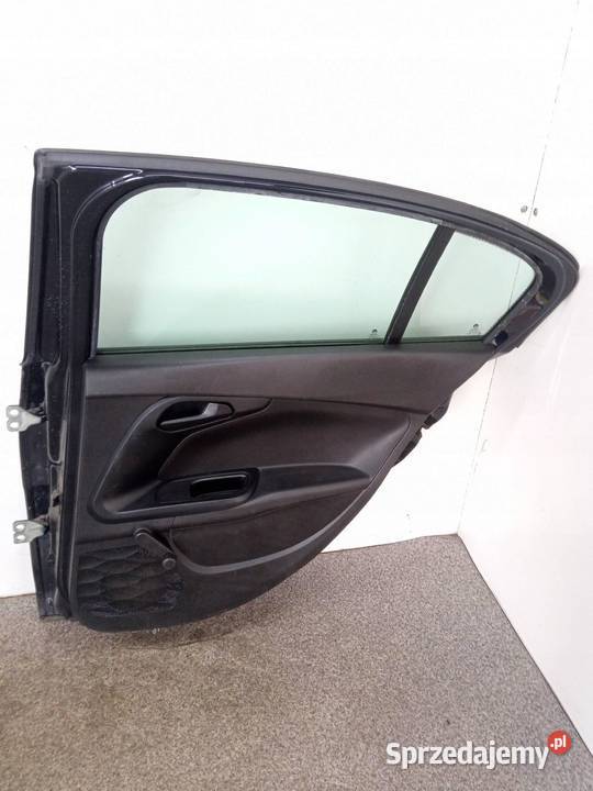 DRZWI PRAWE TYŁ CZARNE SEDAN Fiat Tipo II 2016 sprzedam