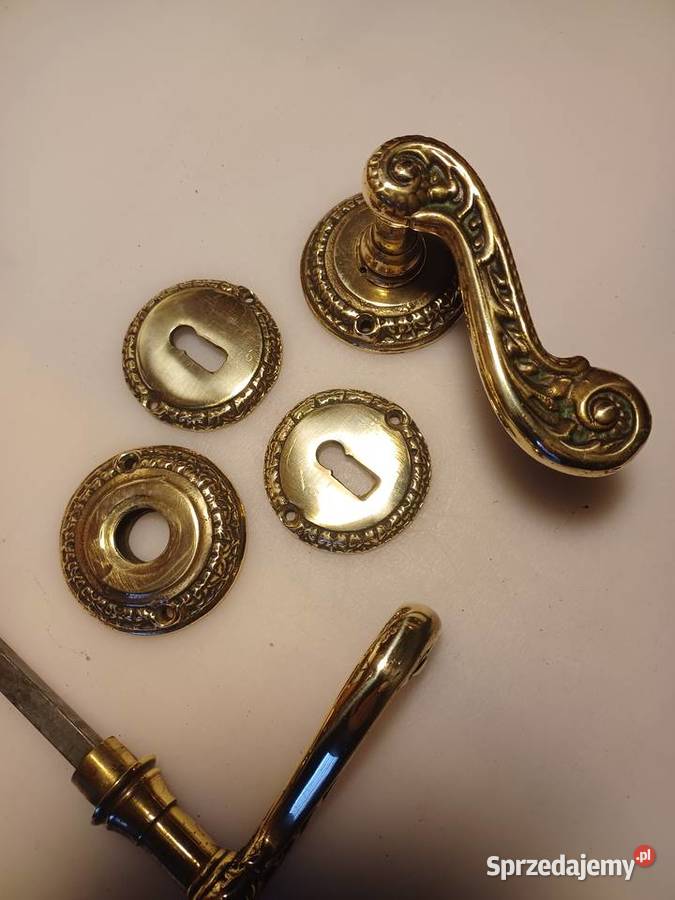 Mosiężne klamki z rozetami