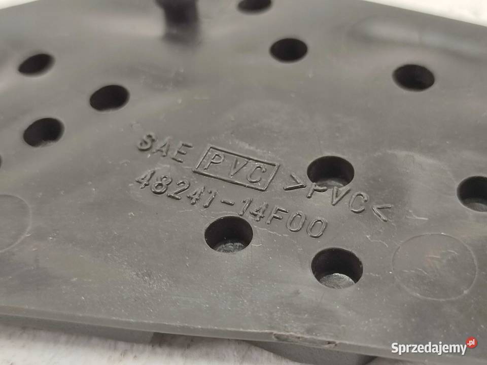 GUMA DYWAN PODŁOGI LEWA SUZUKI AN 250 BURGMAN