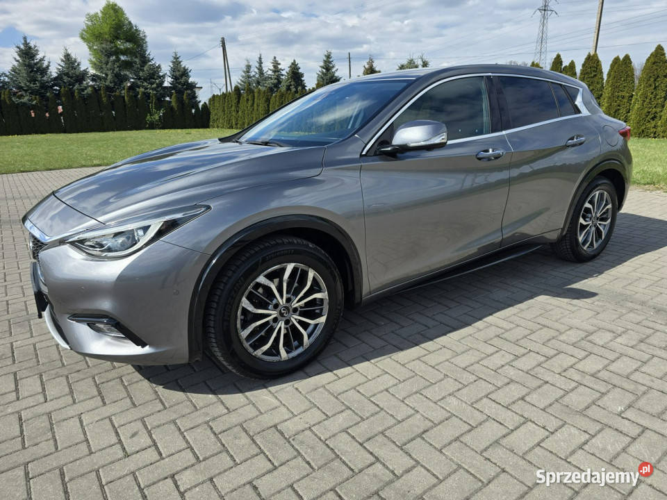 Infiniti Q30 15D