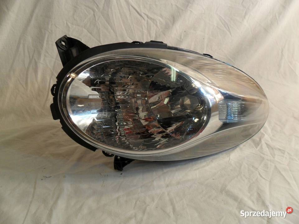 Nissan Micra K12 2003 reflektor przedni prawy Nowy Tomyśl