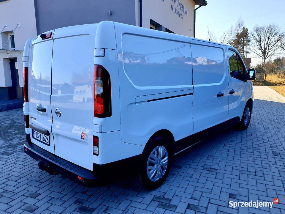 Nissan NV300 trafic vivaro bogate wyposażenie nieuszkodzony Dębowiec