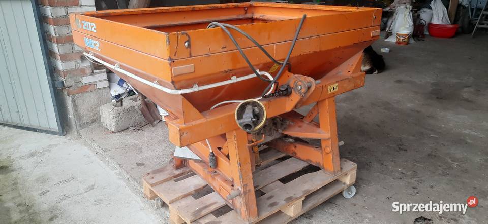 Rozsiewacz nawozy AMAZONE łódzkie Rossoszyca