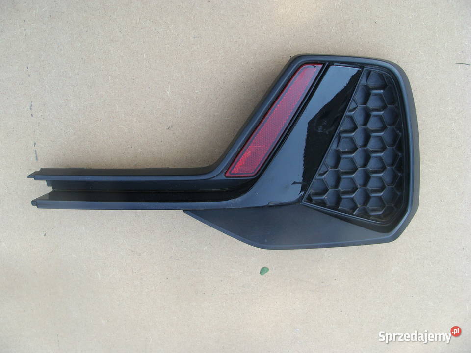 AUDI A1 II SLINE KRATKA PRAWA TYŁ 82A807834B listwy na zderzak Goleniów