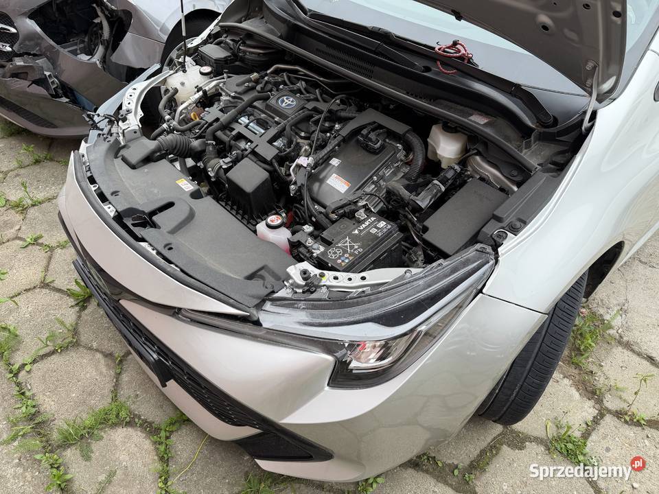 TOYOTA Corolla 18 Business HYBRID 2023r 230 uszkodzony Prudnik