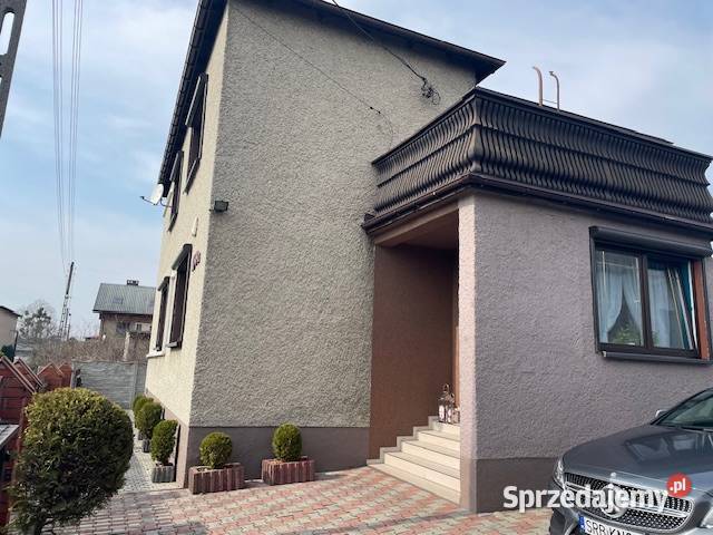 Dom z warsztatem serwisu ogumienia i basenem Pozostałe Książenice sprzedam