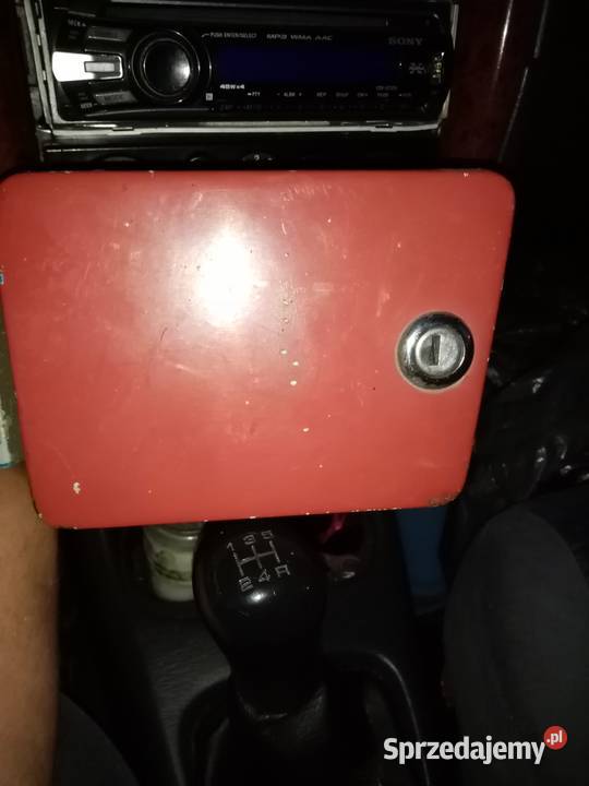 Polonez klapka wlewu paliwa zamek kluczyk Rok produkcji 1987 Części samochodowe sprzedam