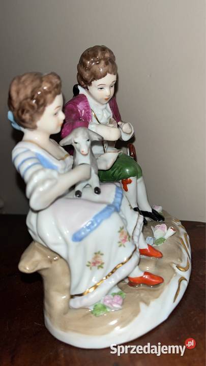 Figurka porcelanowa Pary Dworskiej z owieczką pomorskie sprzedam