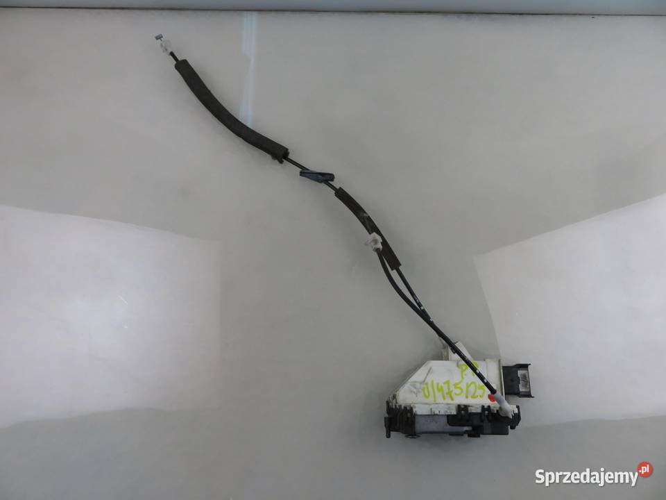 ZAMEK PRAWY PRZEDNI PEUGEOT PARTNER II 828405