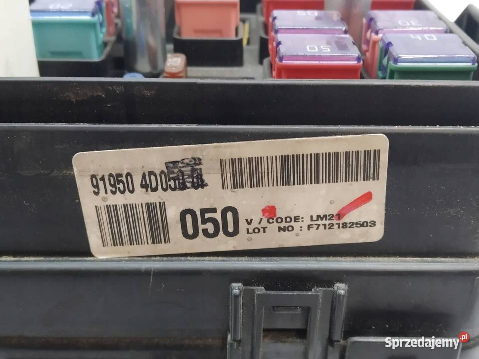 SKRZYNKA BEZPIECZNIKÓW 919504D050 29 B 184 Kia Skrzynki bezpieczników sprzedam