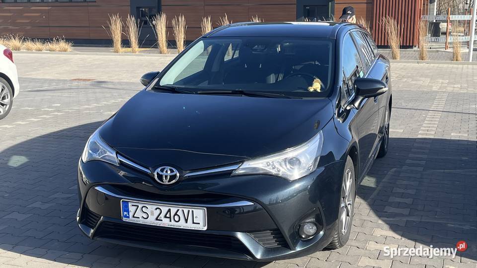 Piękna Toyota Avensis 2017 combi Automat Szczecin sprzedam