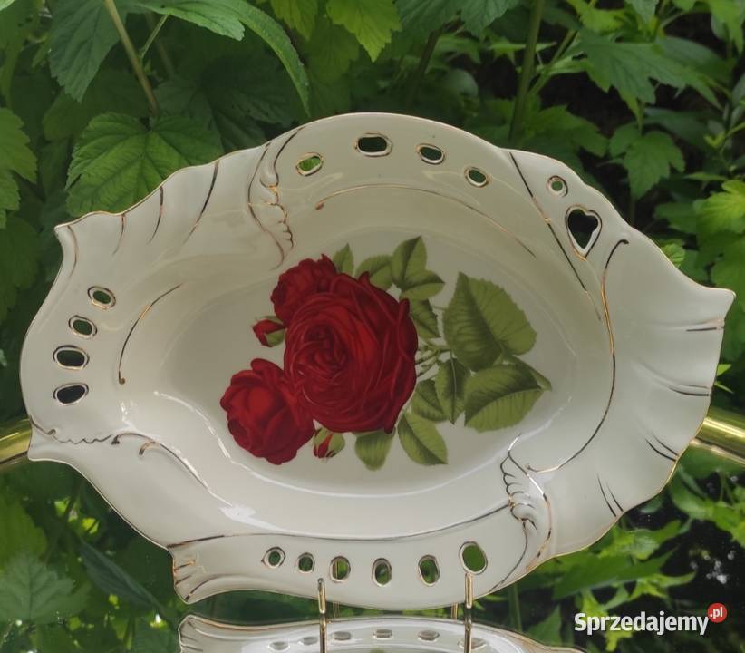 WYKWINTNA PATERA Z PORCELANY Z UCHWYTAMI RELIEFY Porcelana i szkło Pabianice