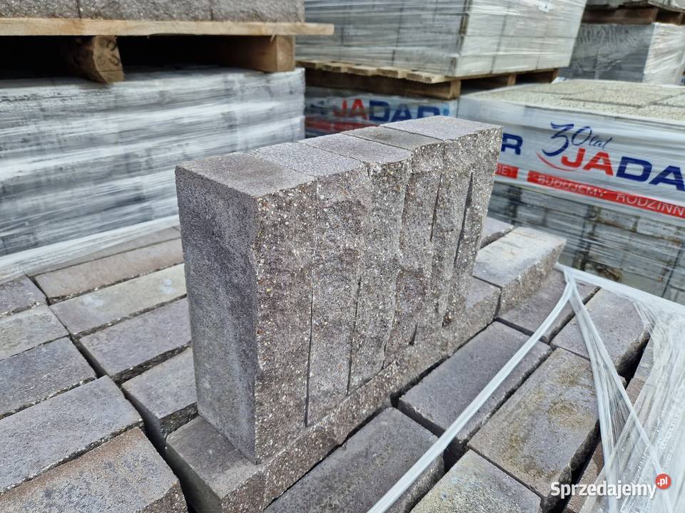 Palisada Betonowa Łupana Brązowa Cegła Murek Kostka brukowa