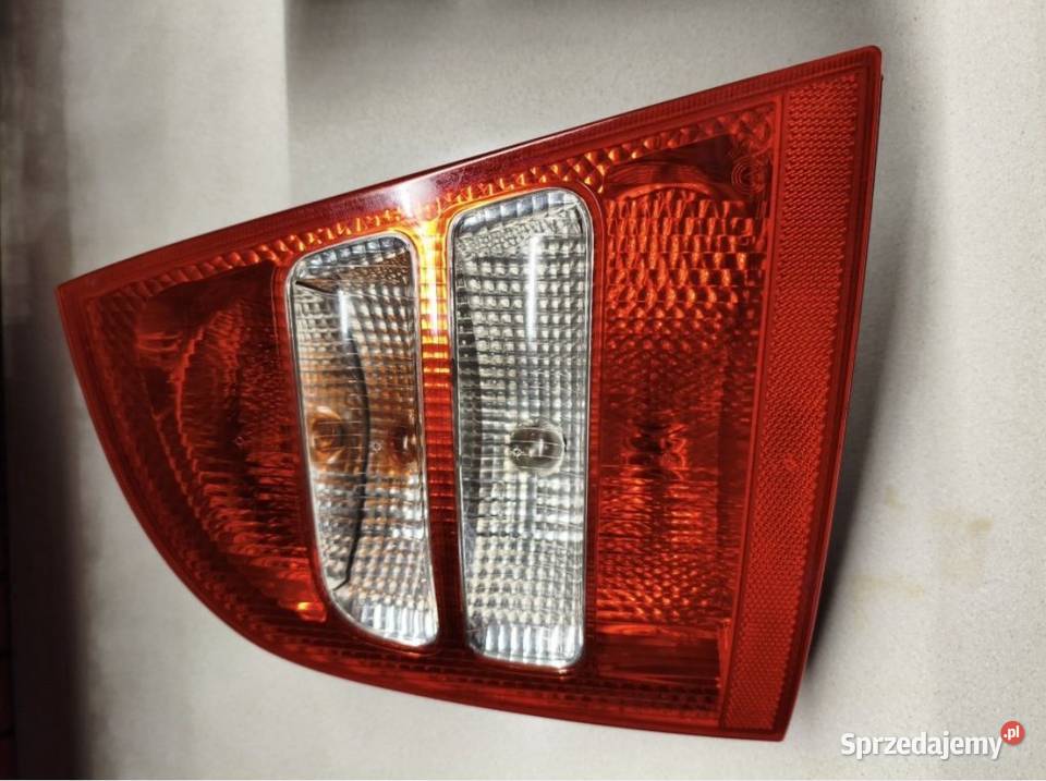 Lampa tylna lewa prawa tył skoda octavia 1 I