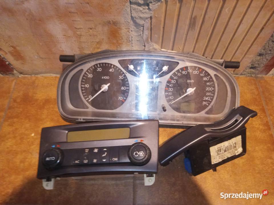 Części laguna 2 licznik radio czytnik kart panel Łańcut