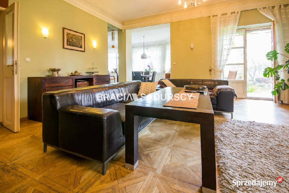 sprzedaży domu wolnostojącego 530m2 Kraków 2700m2