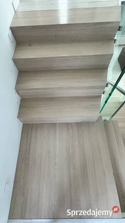 PIĘKNE DREWNIANE SCHODY DYWANOWE szerokie Poznań sprzedam