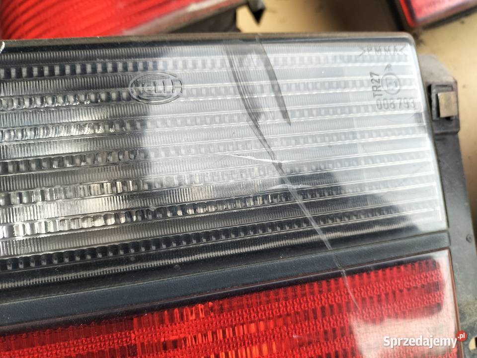 VW VENTO LAMPA TYŁ TYLNA PRAWA LEWA BŁOTNIKA osobowe Kamień-Kolonia sprzedam