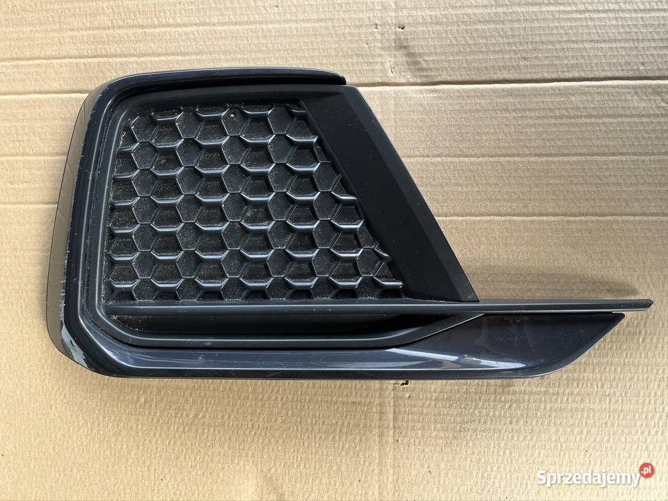 KRATKA ZDERZAKA PRAWA AUDI A1 82A II 82A807682E Międzychód sprzedam