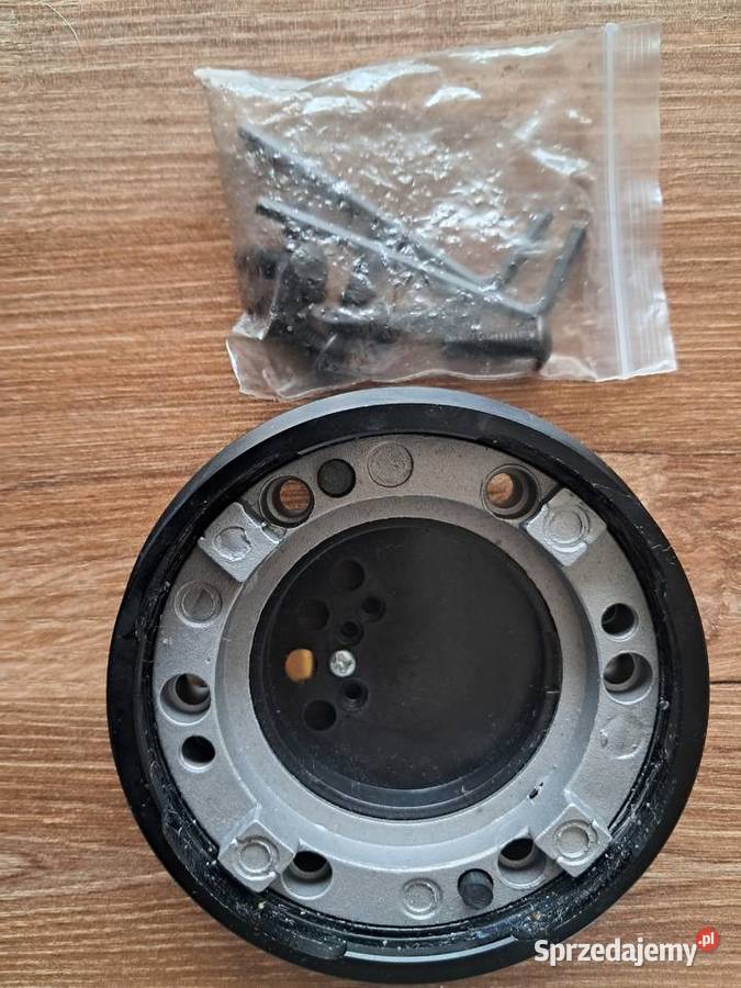 nowy ale niekompletny adapter piasty kierownicy