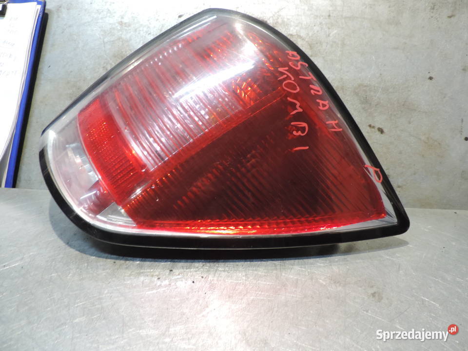 OPEL ASTRA III H KOMBI LAMPA TYŁ PRAWA TYLNA