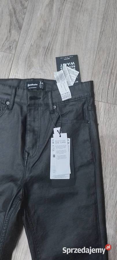 Czarne Jeansy Stradivarius z wysokim stanem 34 Wieliczka sprzedam