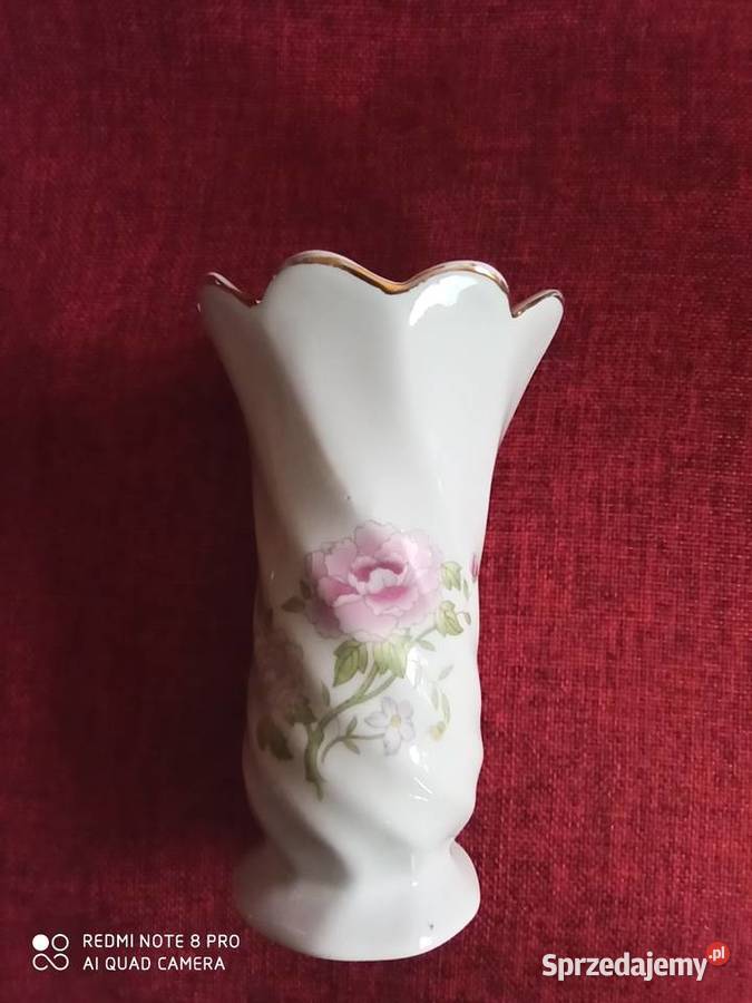Wazon z różową różą Na białej porcelanie sprzedam