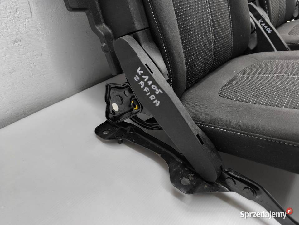 FOTELE TYŁ III RZĄD KOMPLET OPEL ZAFIRA C TOURER osobowe wielkopolskie