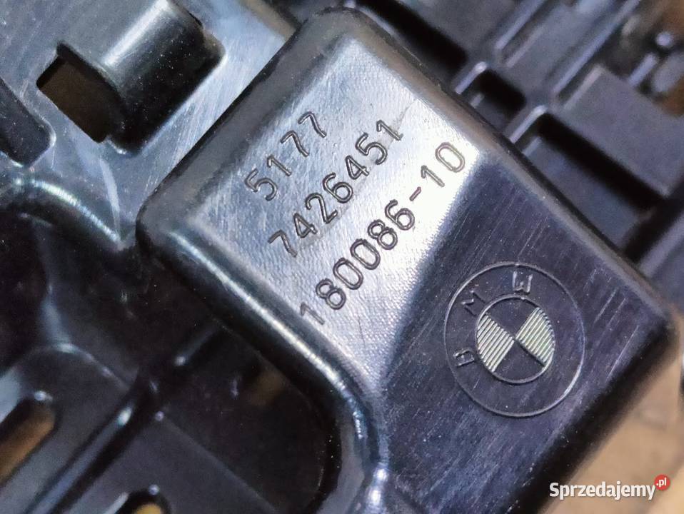 Ślizg Mocowanie Listwy Progowej Lewy Tył BMW X2 wielkopolskie