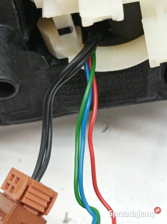 LUSTERKO PRAWE 5PIN EU KTPD 232636104 Peugeot