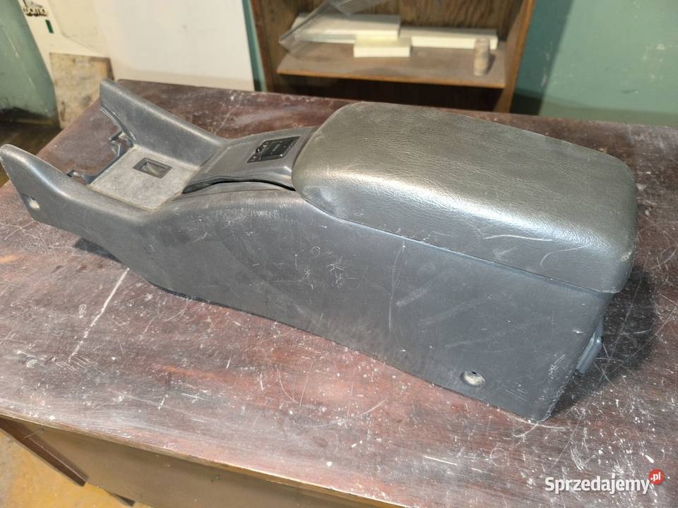 Toyota Celica V T18 lampy tylne blenda KOMPLET osobowe Kotuń