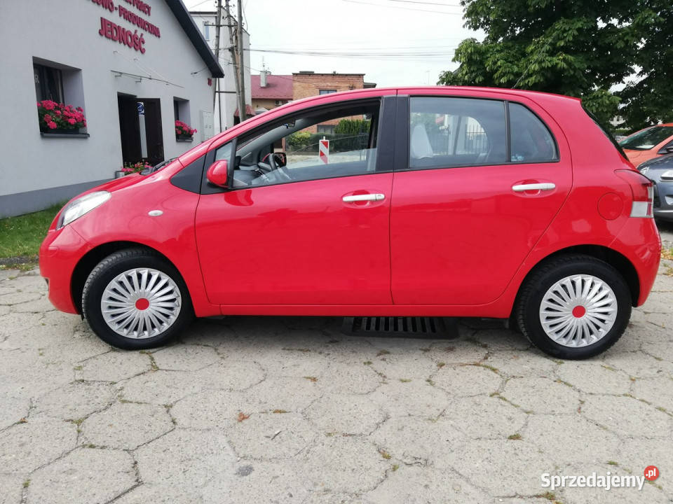 Toyota Yaris 13 Benzyna 2010 Lift Salon Polska 1
