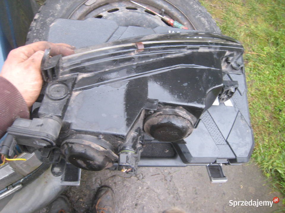 Lampa przednia prawa reflektor ori carello Opel Kraków