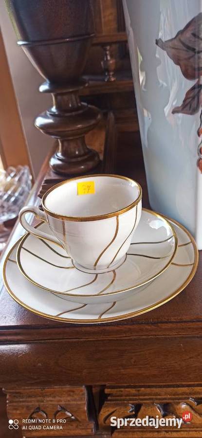 Filiżanka z talerzykiem deserowym
Klasyczna
