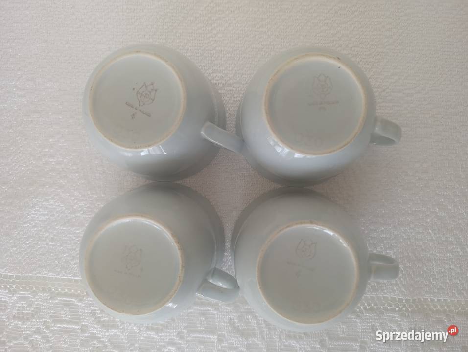 4 nieużywane filiżanki Pruszków PRL sprzedam